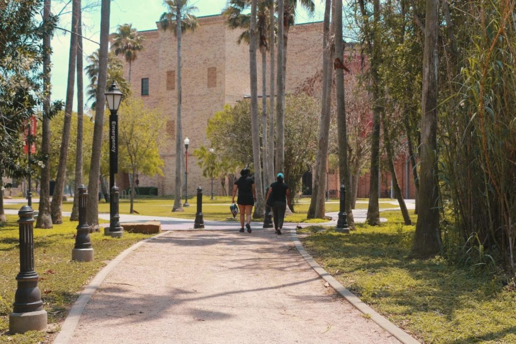 Students walk on the Brownsville campus last Wednesday. Luis Martinez Santillano/The Rider Photos