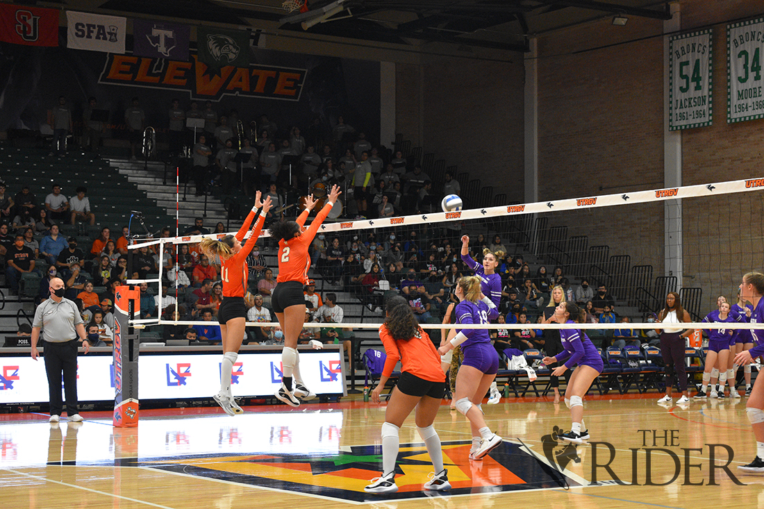 UTRGV Volleyball Team wins conference game vs. Tarleton State