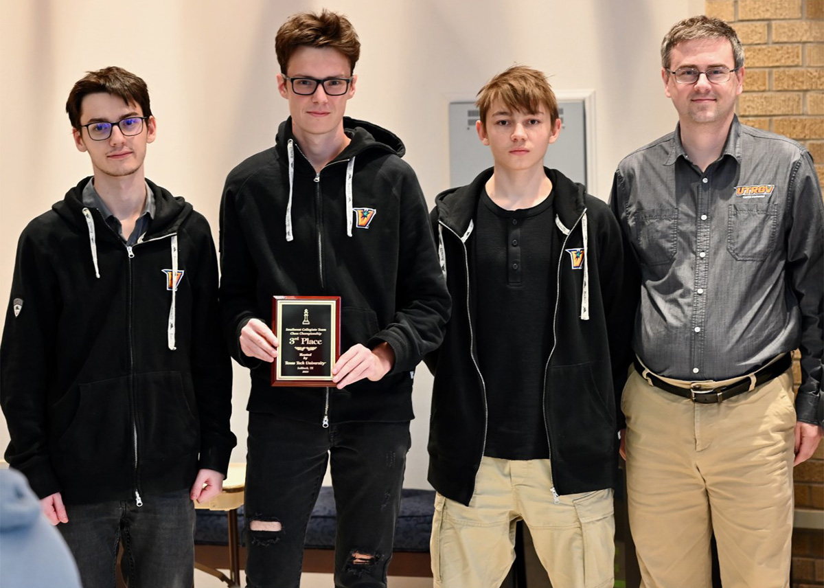 Chess team qualifies for Super Finals - The Rider Newspaper