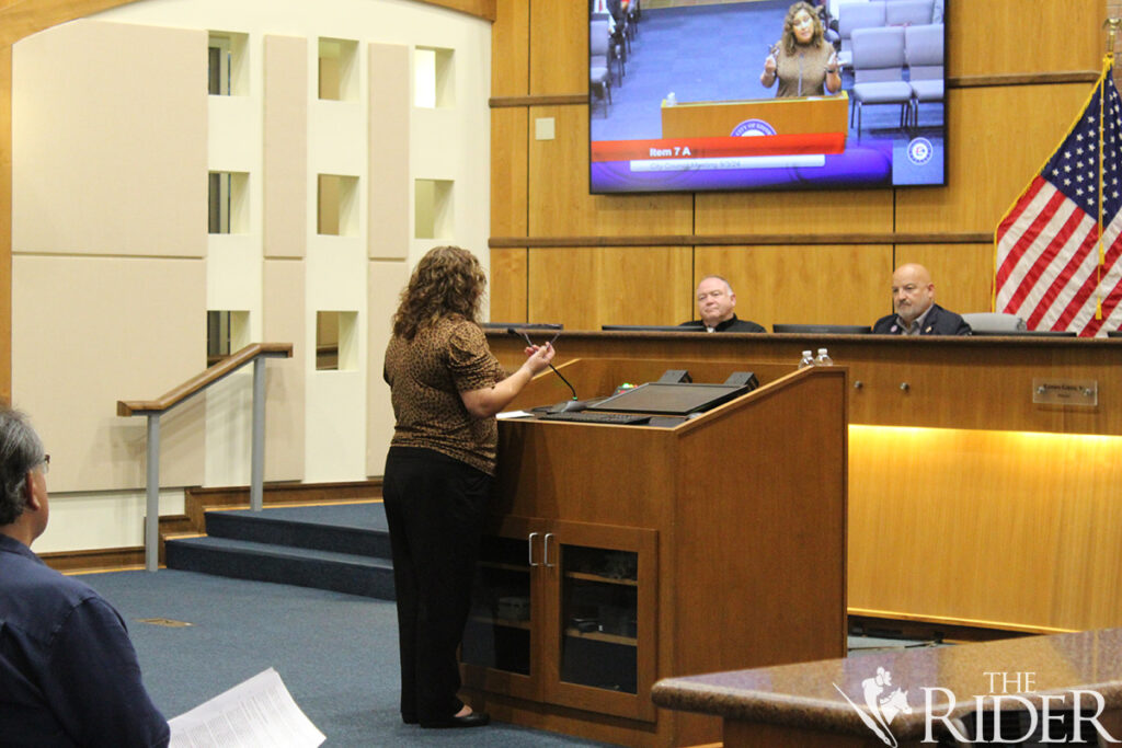 Alejandra Garcia, a parent of an Edinburg North High School student, speaks about flooding at the high school during Tuesday’s City Council meeting. Raquel Cazares/THE RIDER