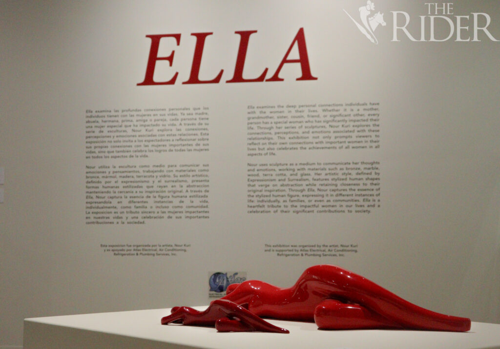 No Duermo, Pienso (bronce, pátina rojo Ferrari), por la artista mexicana Nour Kuri, es una de las esculturas en la exhibición “Ella” en el Museo Internacional de Arte y Ciencia que estará hasta el 9 de febrero de 2025. Fatima Gamez/FOTO RIDER