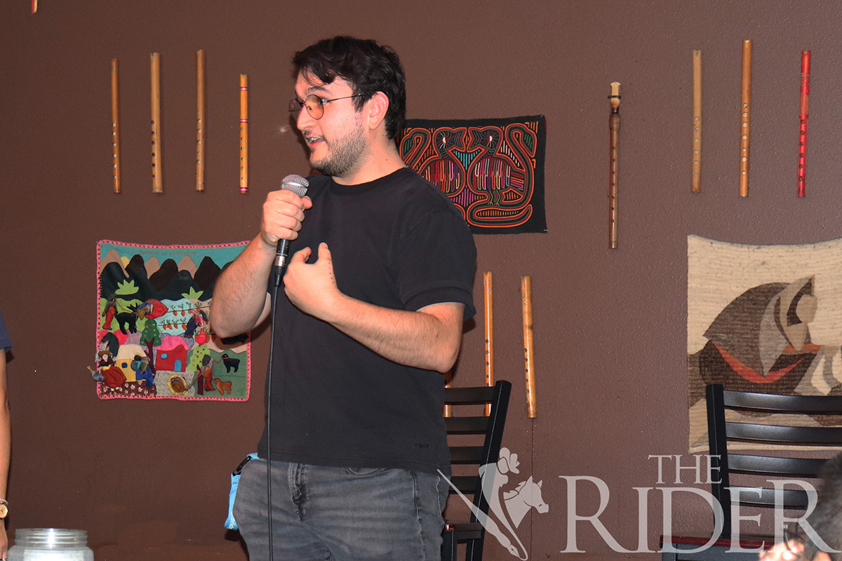 Nelson Amaro, director of marketing and communications for the Brownsville Community Improvement Corp., welcomes attendees Aug. 30 at El Hueso de Fraile in Brownsville. Silvana Villarreal/THE RIDER