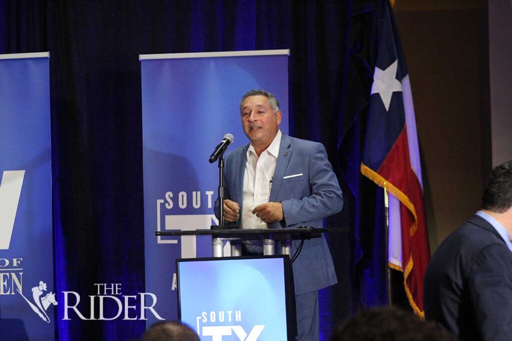 McAllen Mayor Javier Villalobos introduces Texas Gov. Greg Abbott on Tuesday at the South Texas Alliance of Cities quarterly meeting. The meeting took place at the McAllen Convention Center. Andrew Mayo/THE RIDER